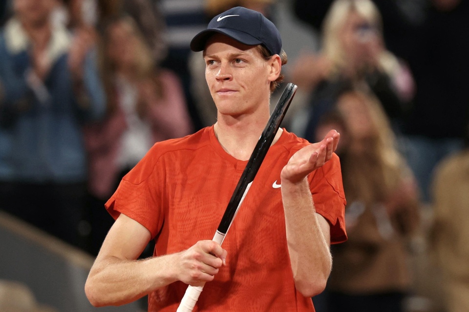 他不仅在场 他不仅在场