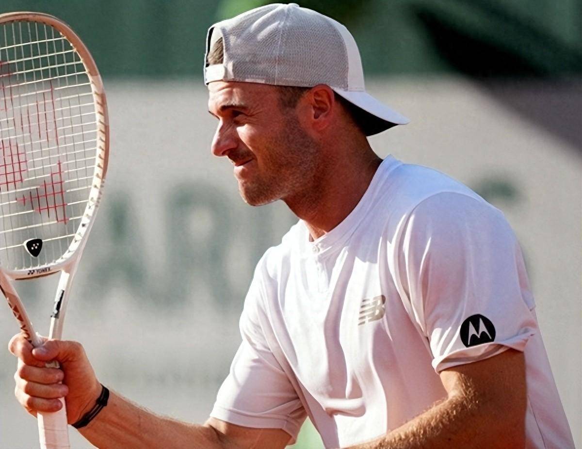 赛中的一个 赛中的一个