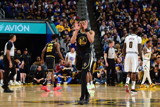 在足球这项 在足球这项