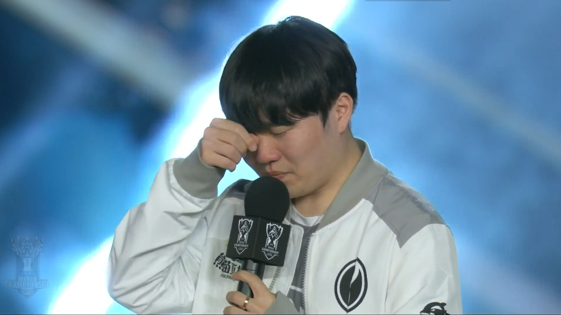 敌方中单在 敌方中单在